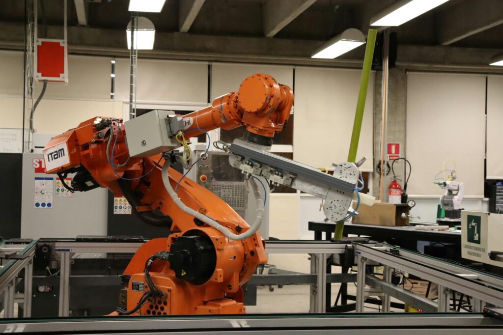 Industrial robot arm in operation